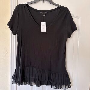 Banana Republic short sleeve pleated tiered flutter shirt